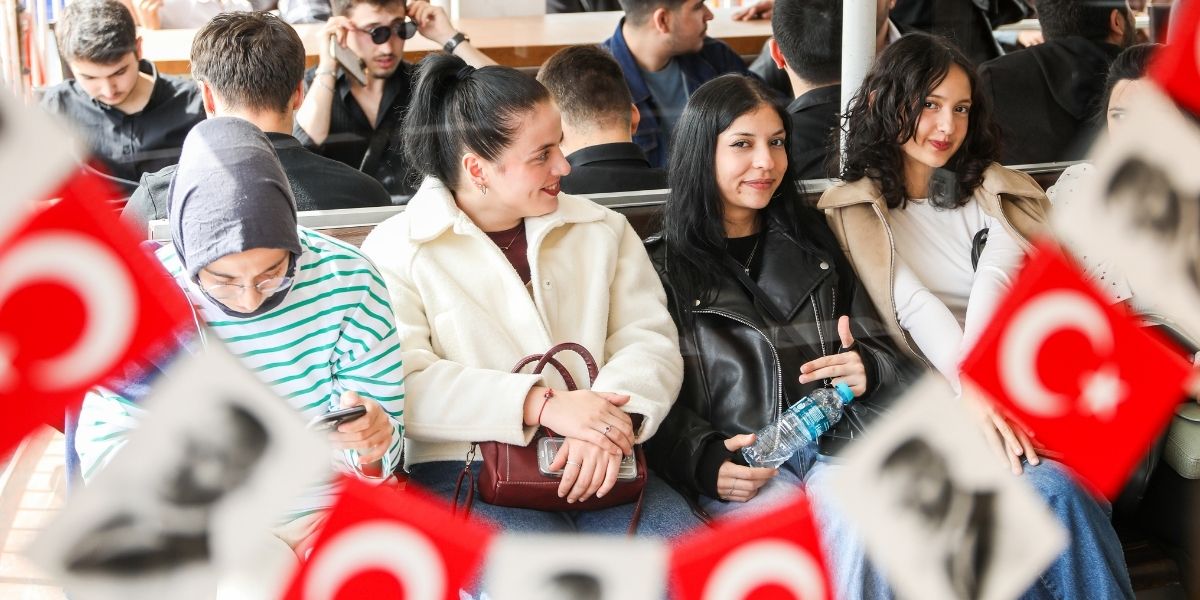 19 MAYIS’IN KAPTANI GENÇLER İÇİN DEMİR ALDI