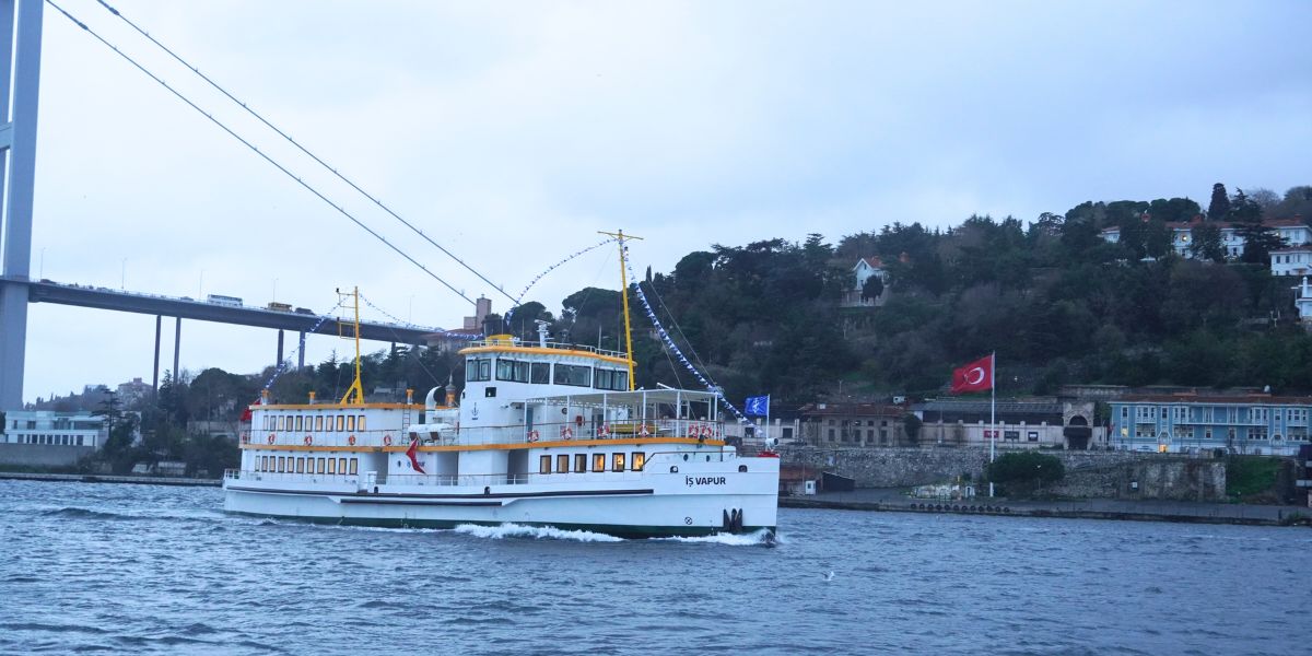 DÜNYANIN İLK BANKA GEMİSİ  HALİÇ TERSANESİ’NDE İNŞA EDİLDİ
